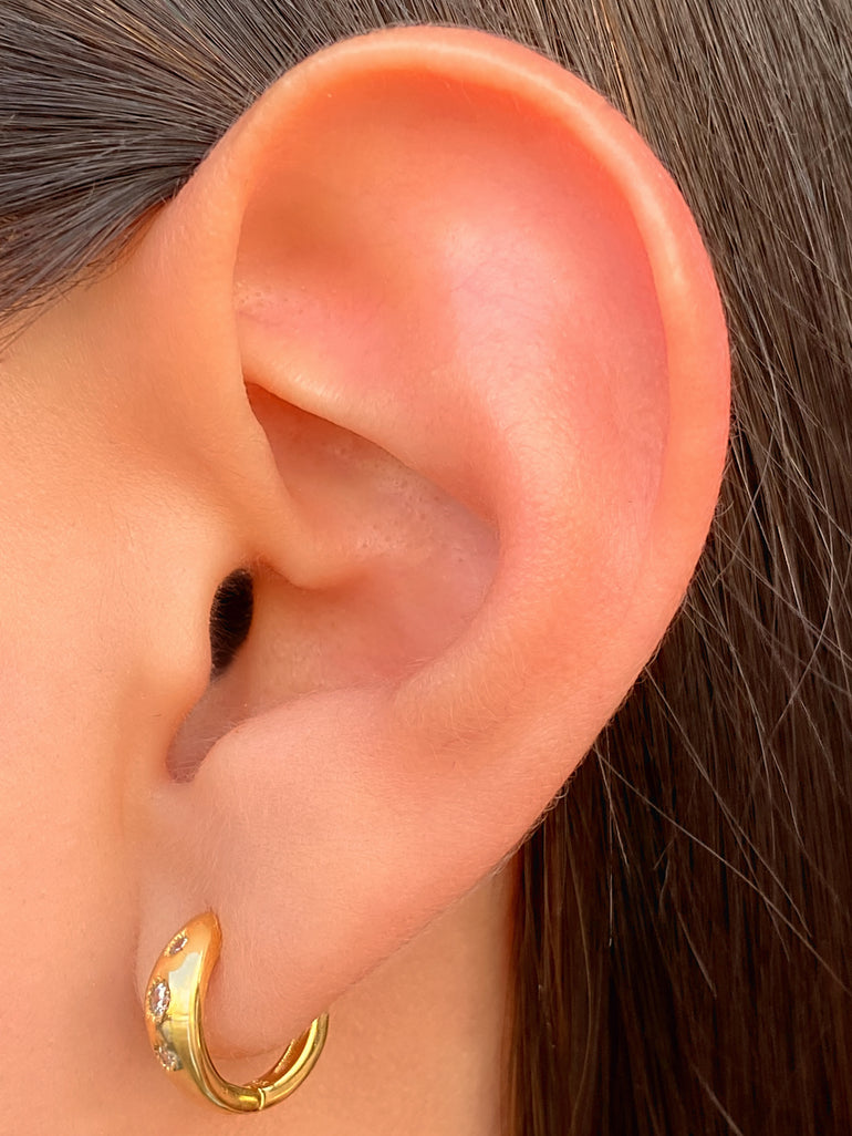 Par Arracada Gruesa Con Tres Zirconias