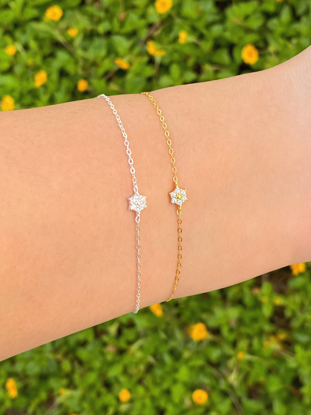 Pulsera Con Mini Flor Zirconia