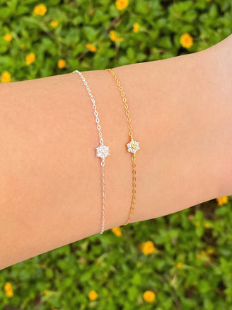 Pulsera Con Mini Flor Zirconia