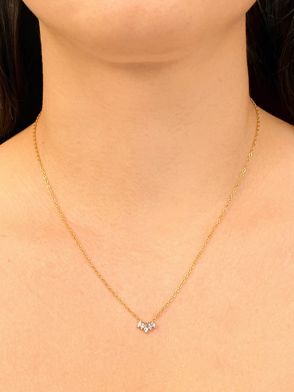 Collar Con Dije Ala Zirconias