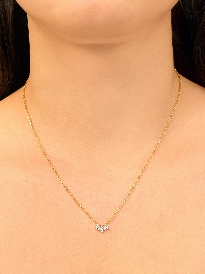 Collar Con Dije Ala Zirconias