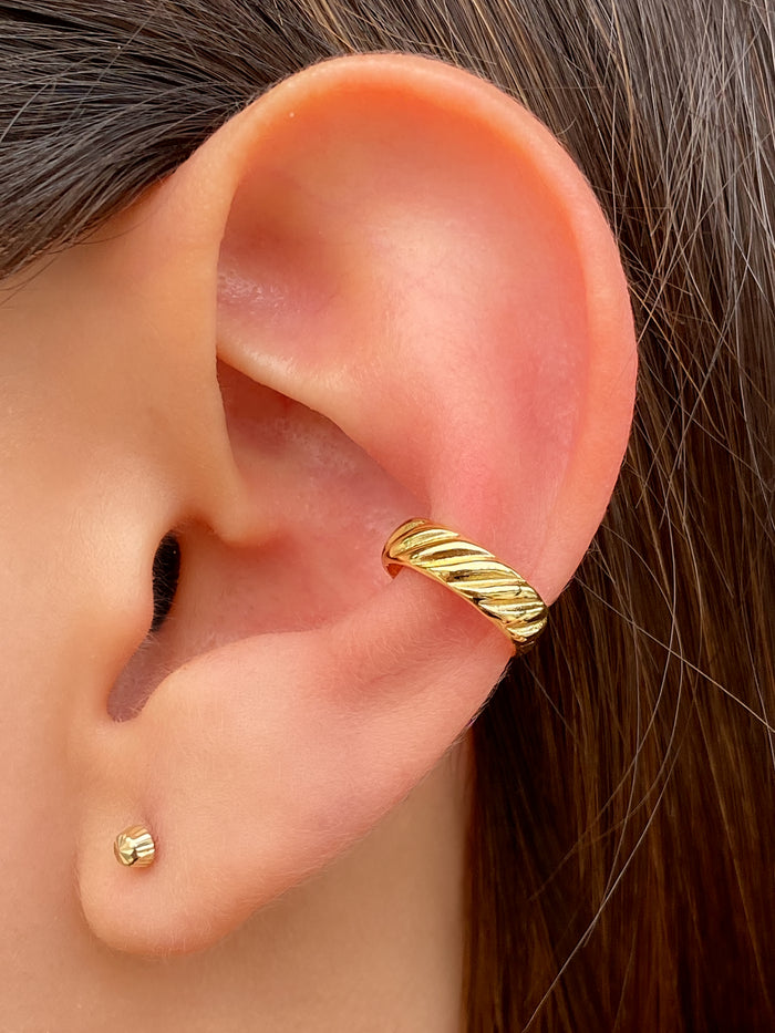 Ear Cuff Con Lineas Trenzadas