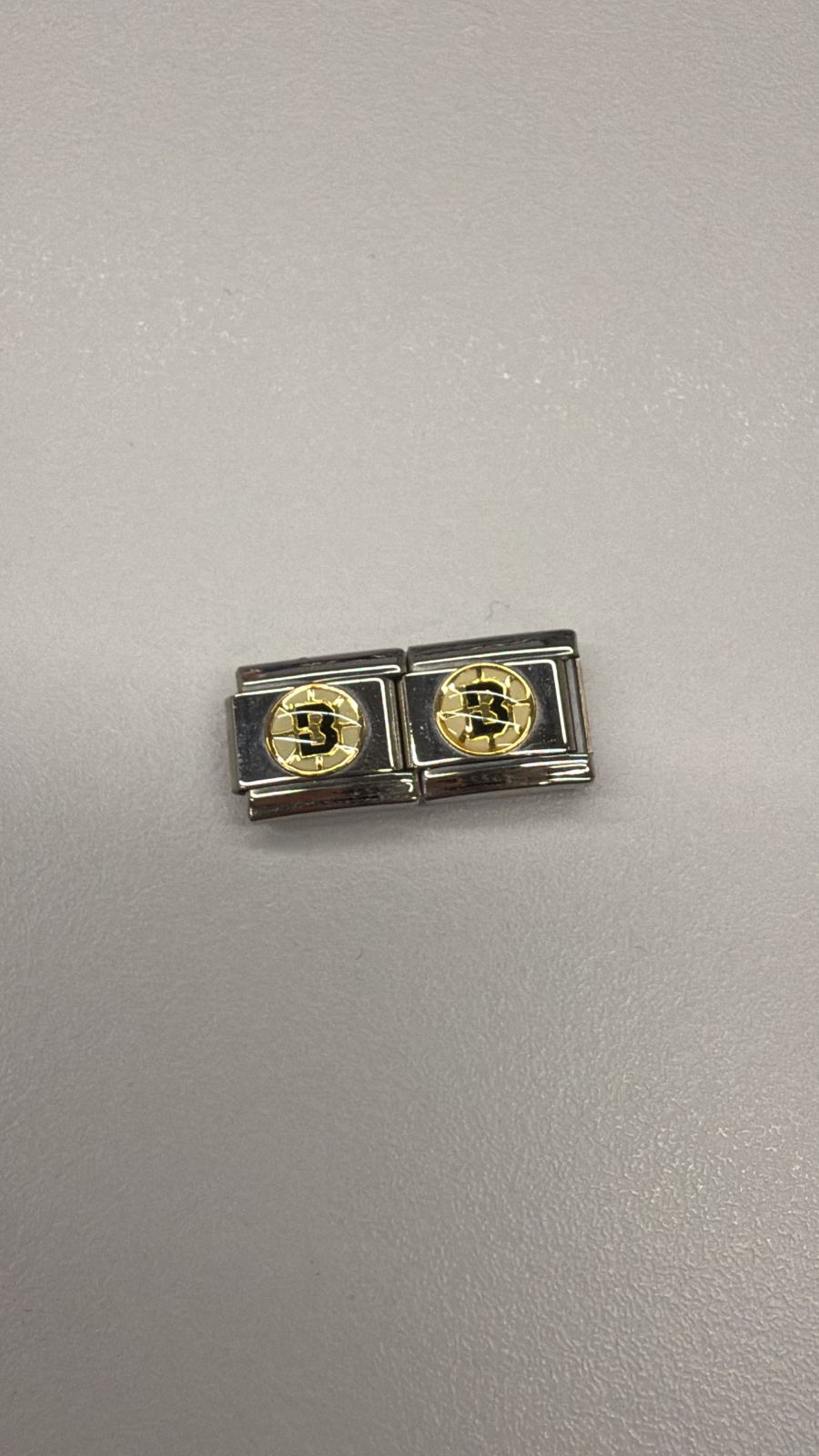 NUEVO charm B circulo blanco