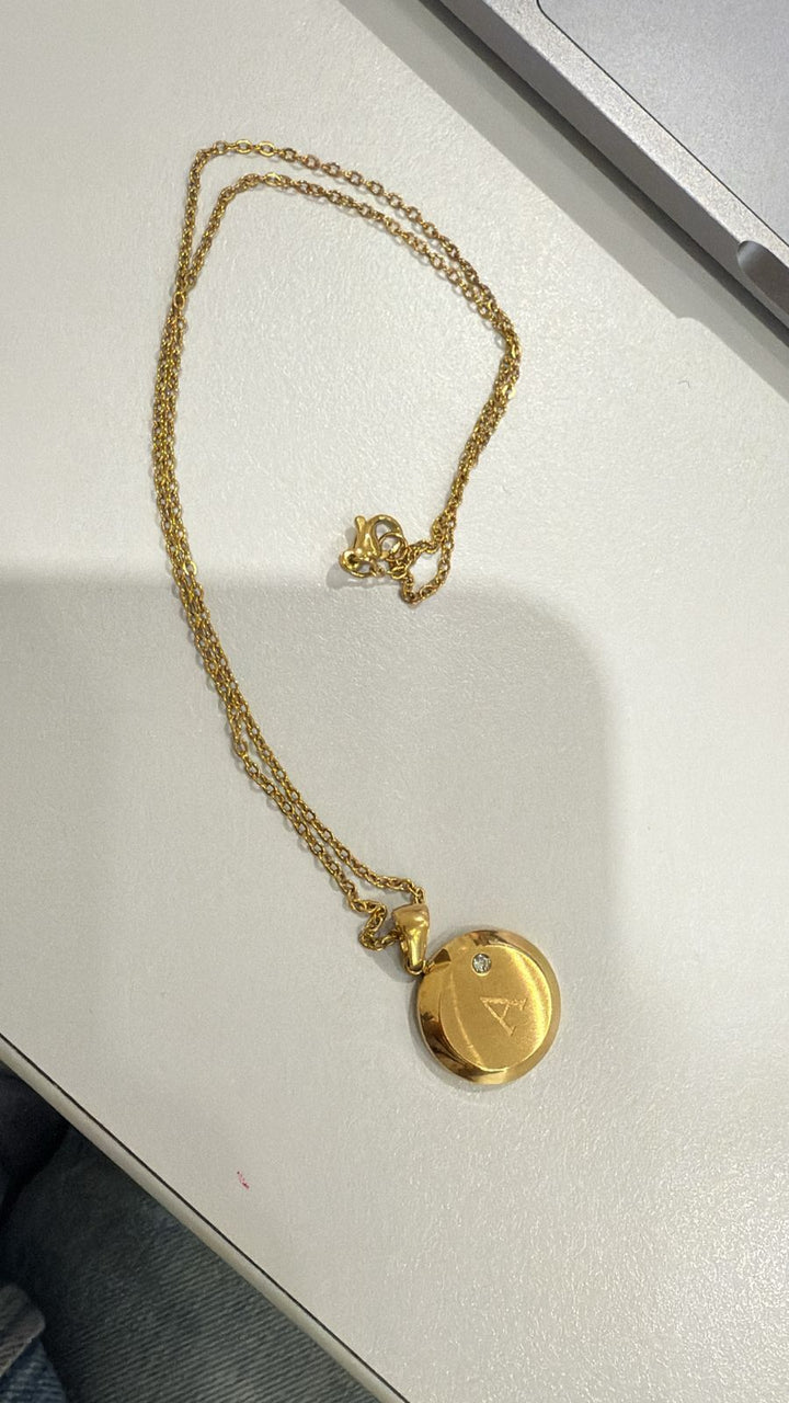 Collar Con Dije Circulo Inicial A