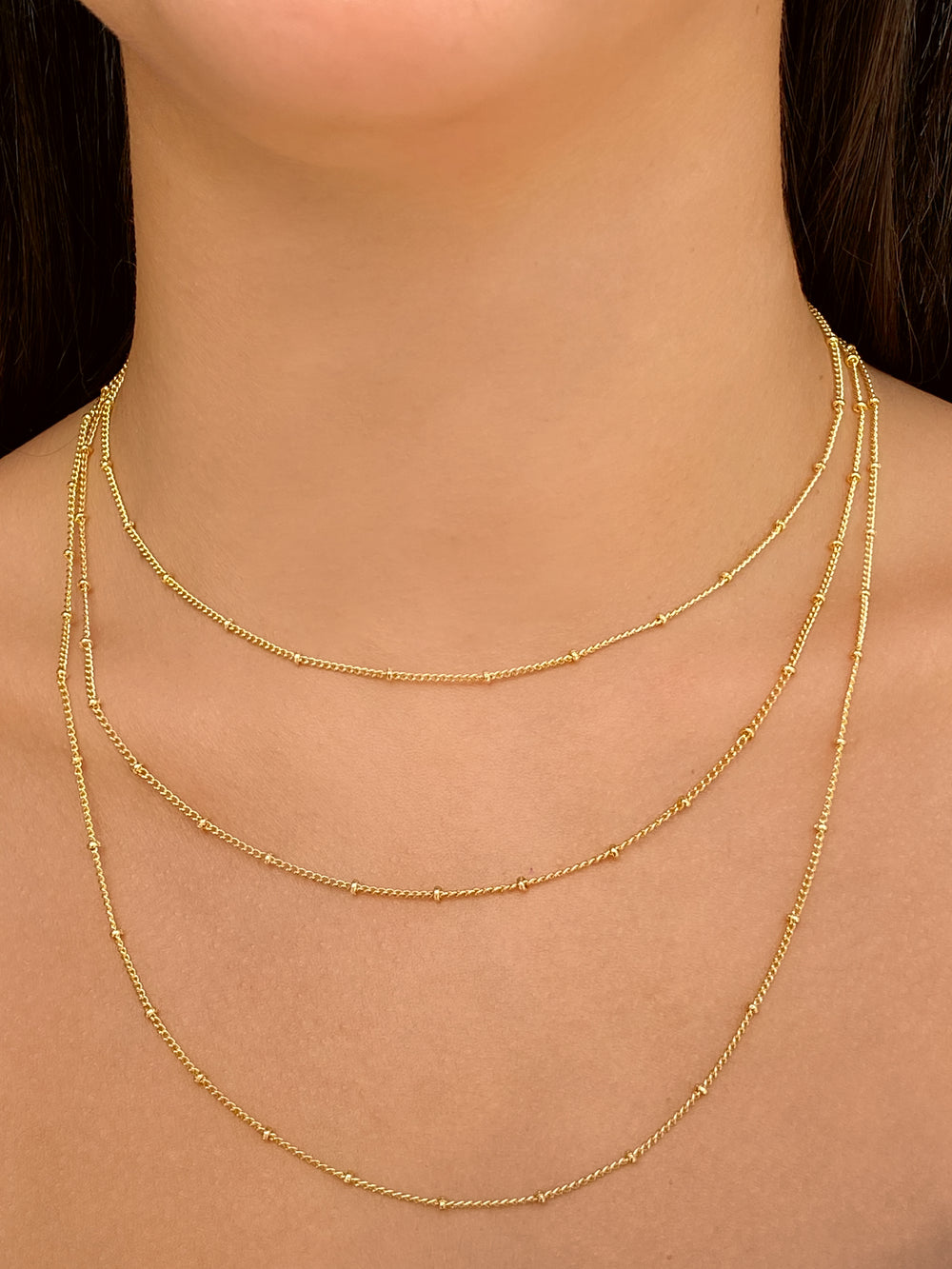 Collar Cadena Delgada y Mini Bolitas