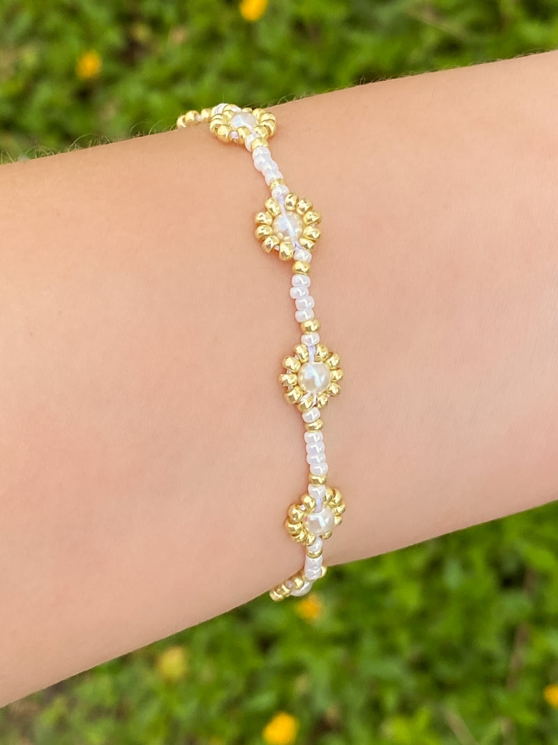 Pulsera Hilo Blanco Con Flores