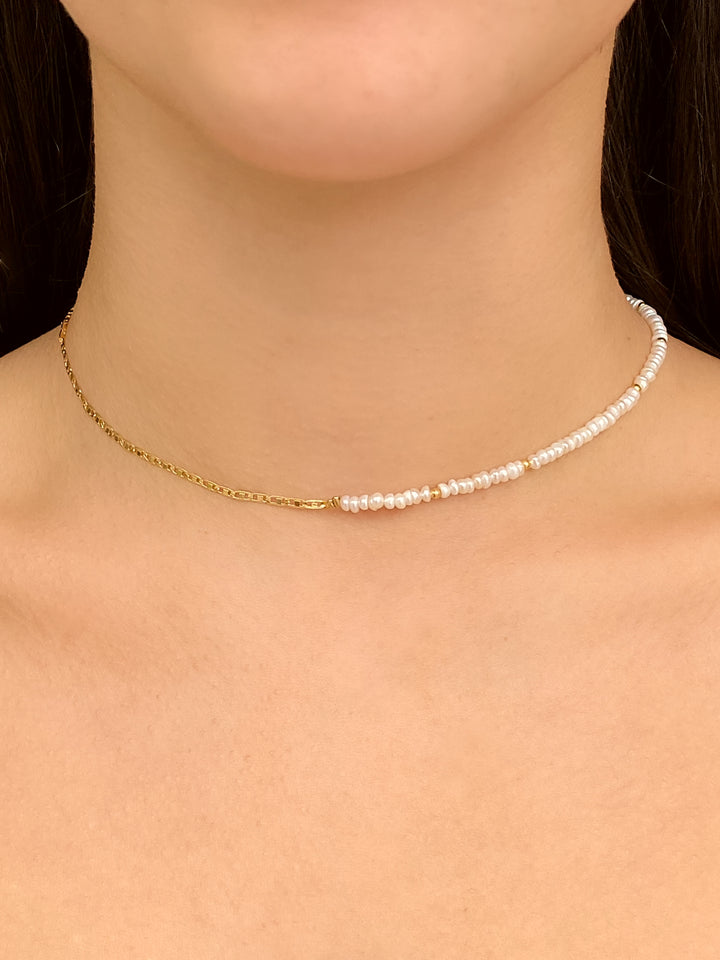 Choker Mitad Perlas y Mitad Cadena Planchada