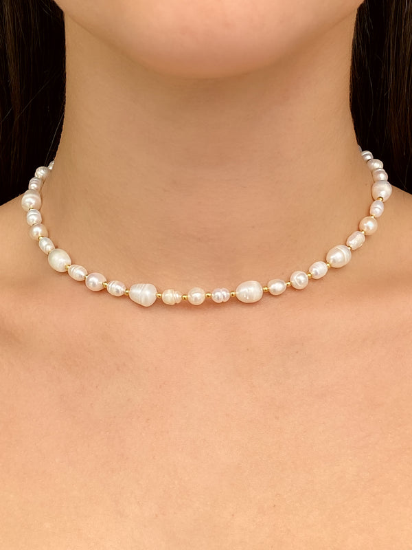 Choker Perla Natural con Bolitas Doradas