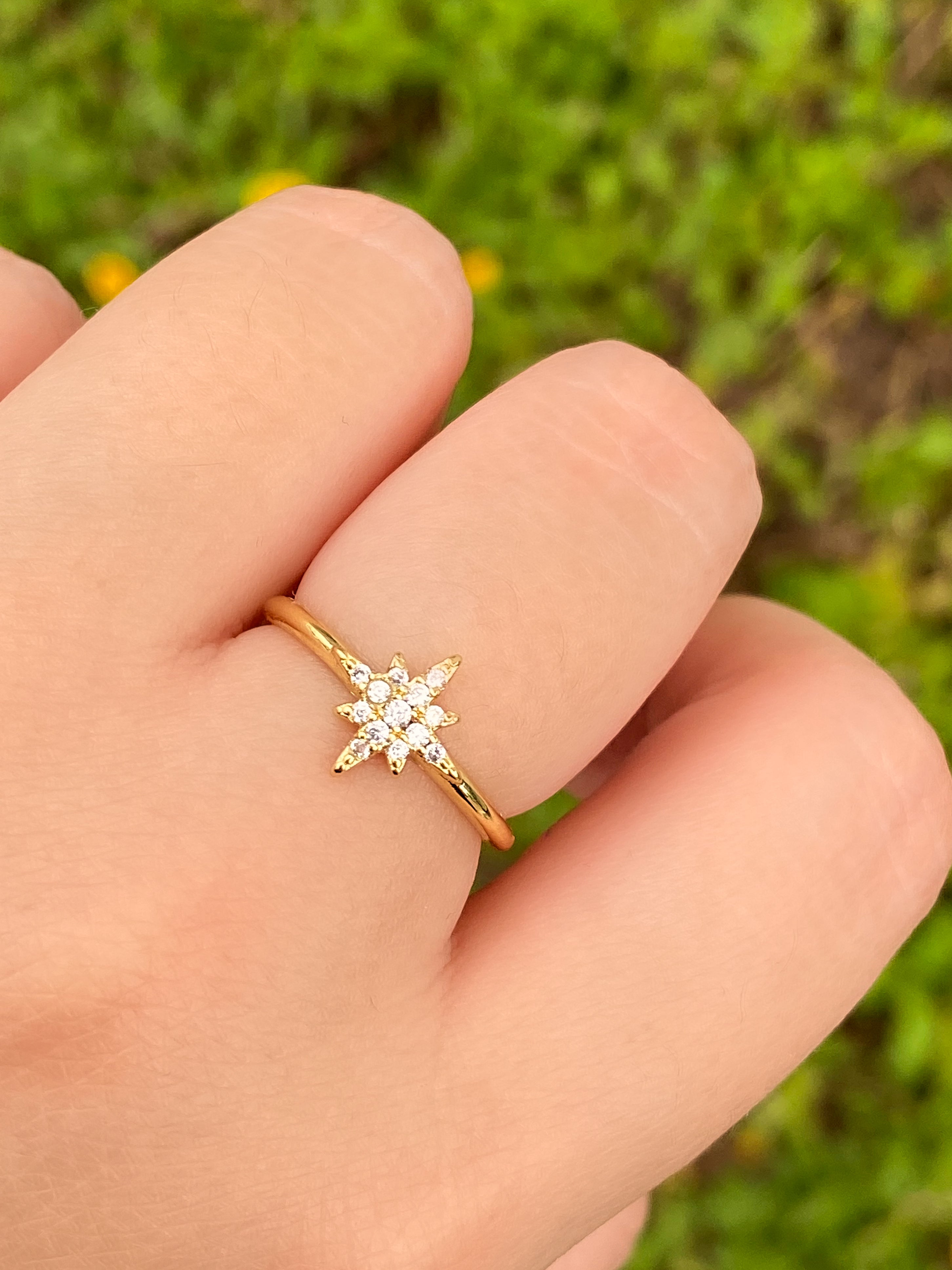 Anillo Estrella con Zirconias