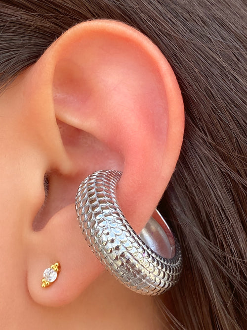 Ear Cuff Grande con Textura