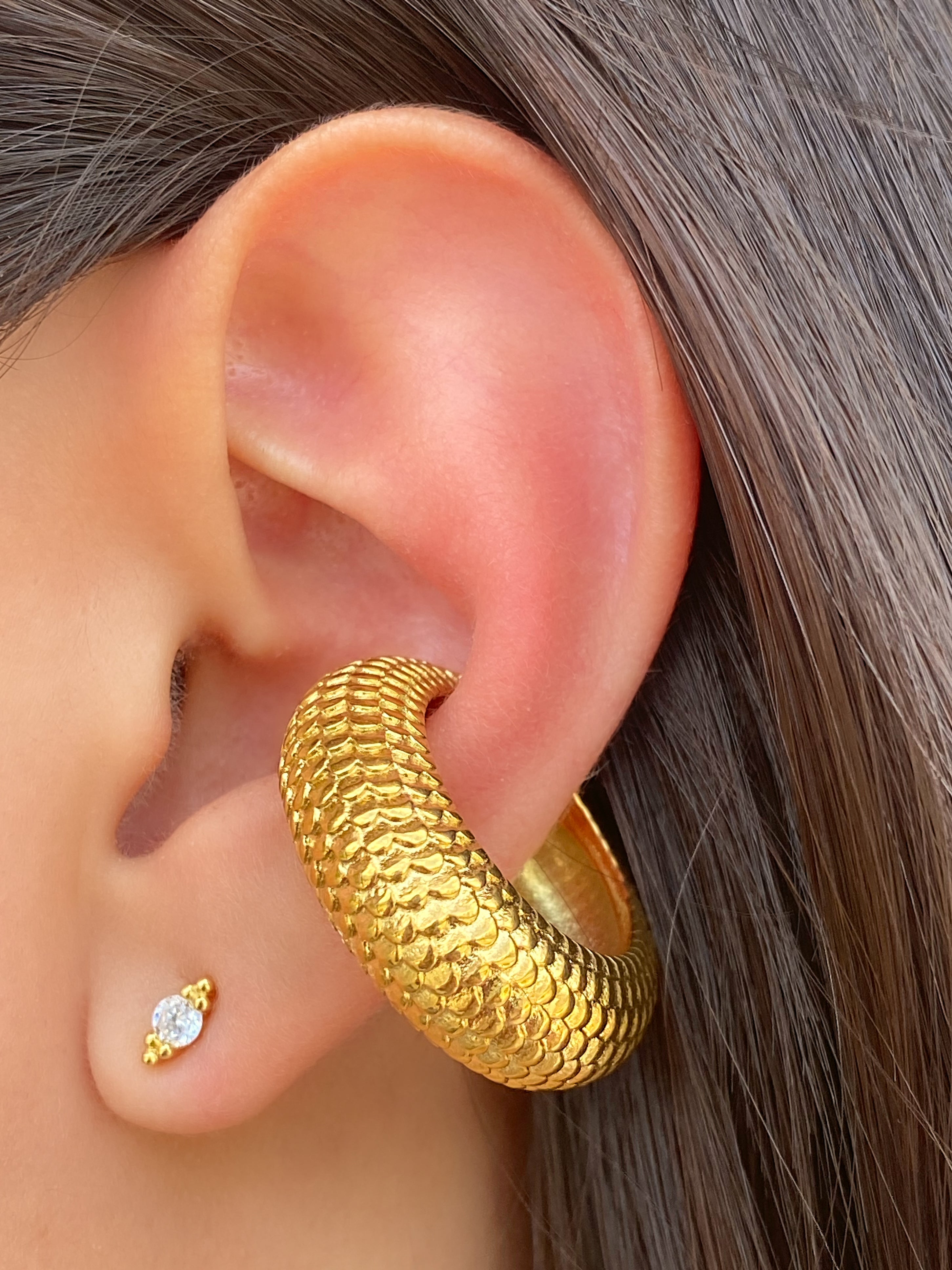 Ear Cuff Grande con Textura