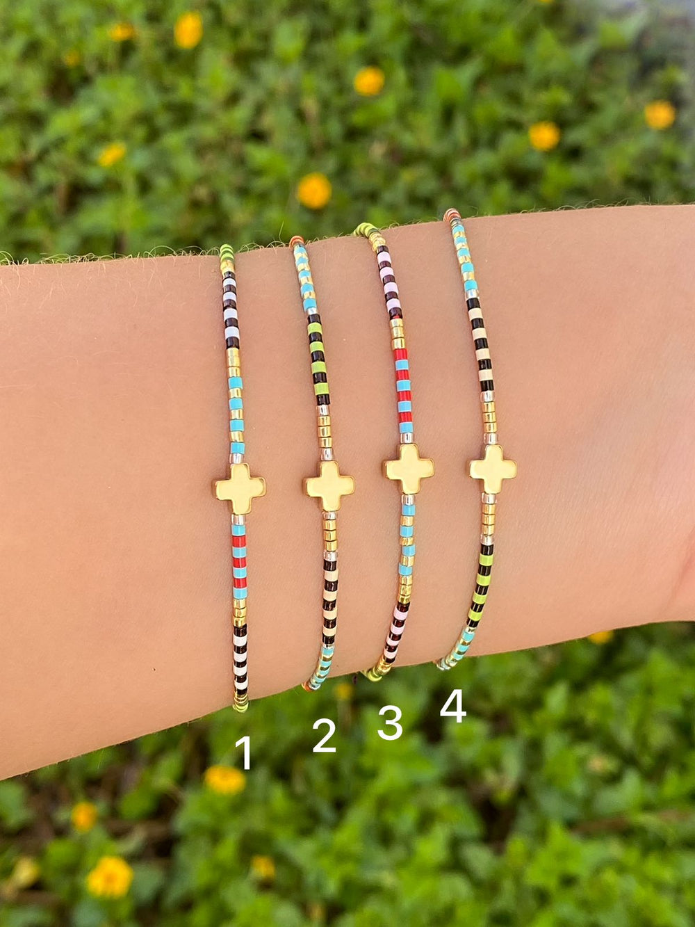 Pulsera Chaquiras Colores Con Cruz