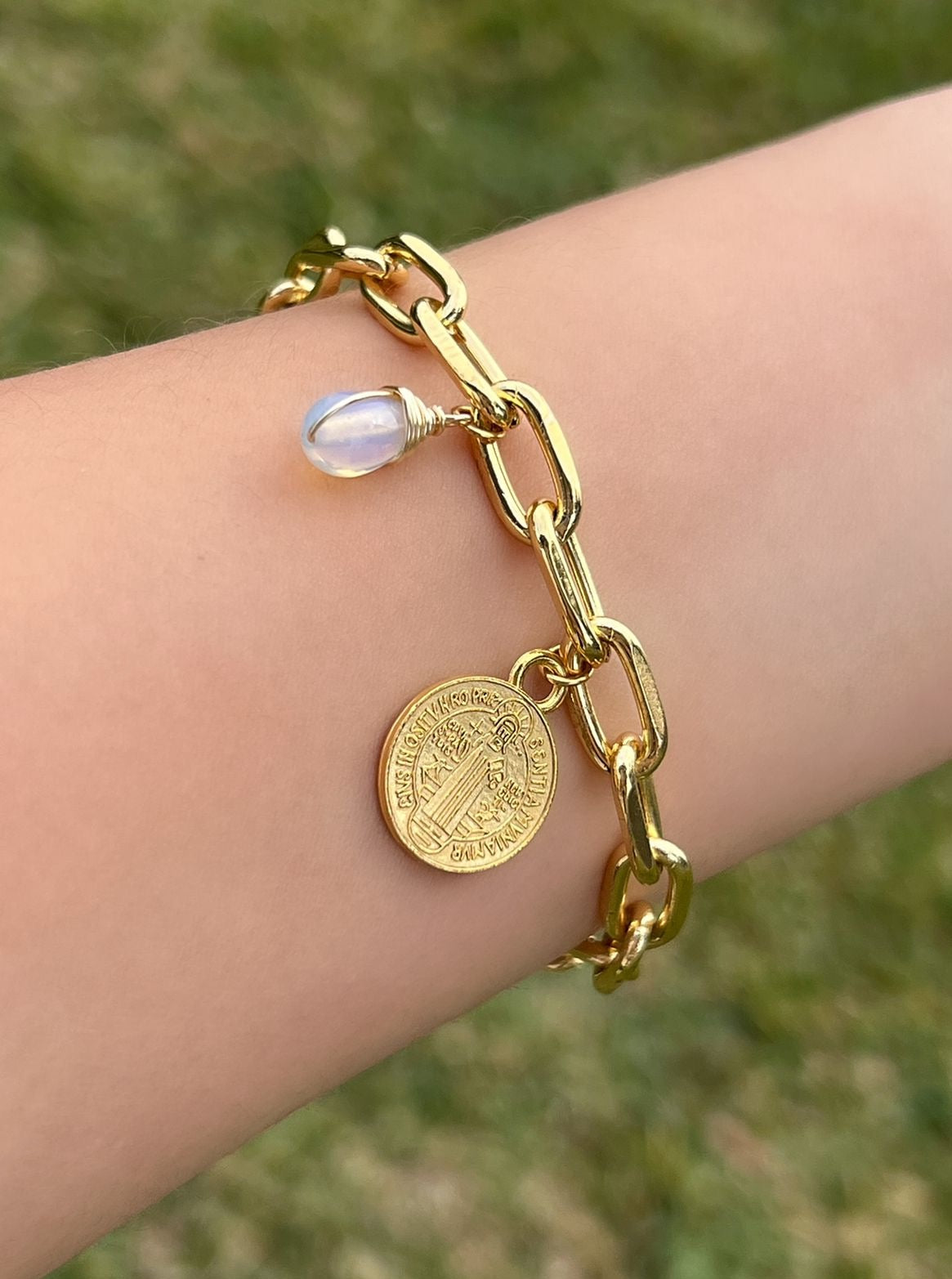 Pulsera San Benito con Piedra Celeste