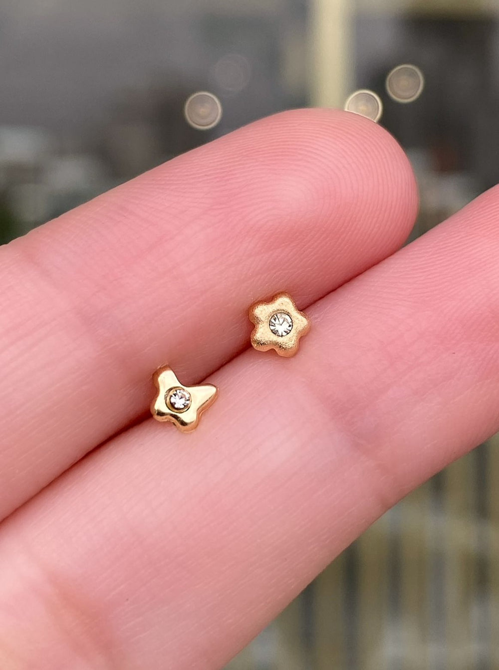 Oro 10k Broquel