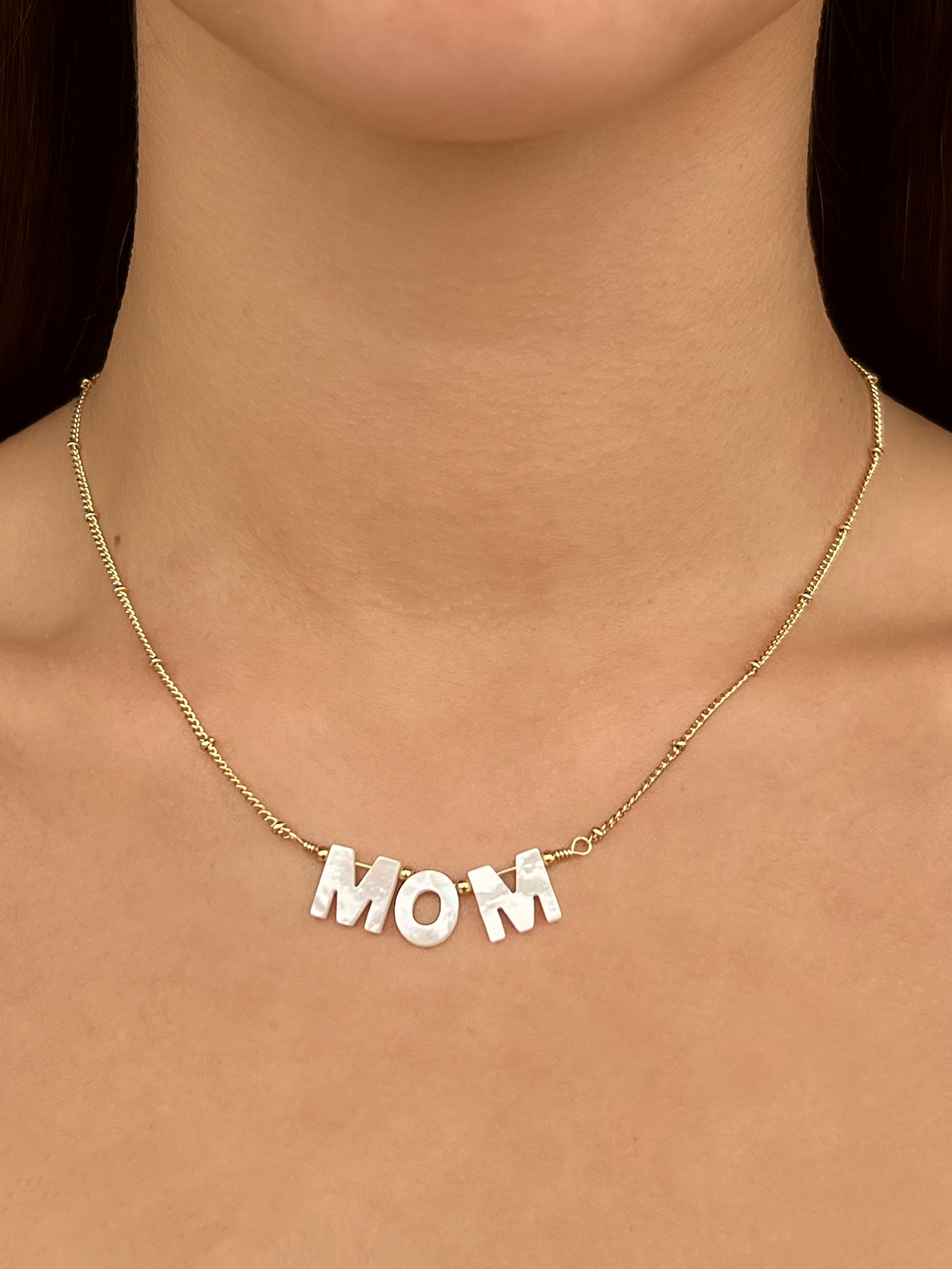Collar MOM
