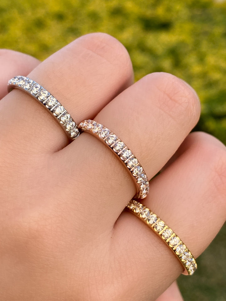 Anillo con Zirconias