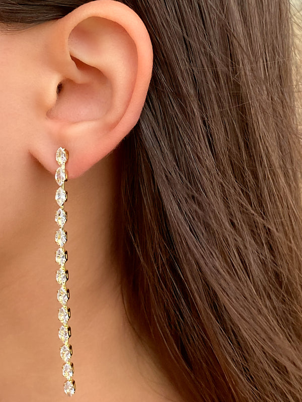 Par Aretes Tira Zirconias