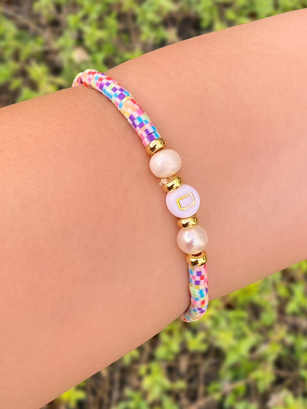 Pulsera Rainbow con Inicial y Perlas